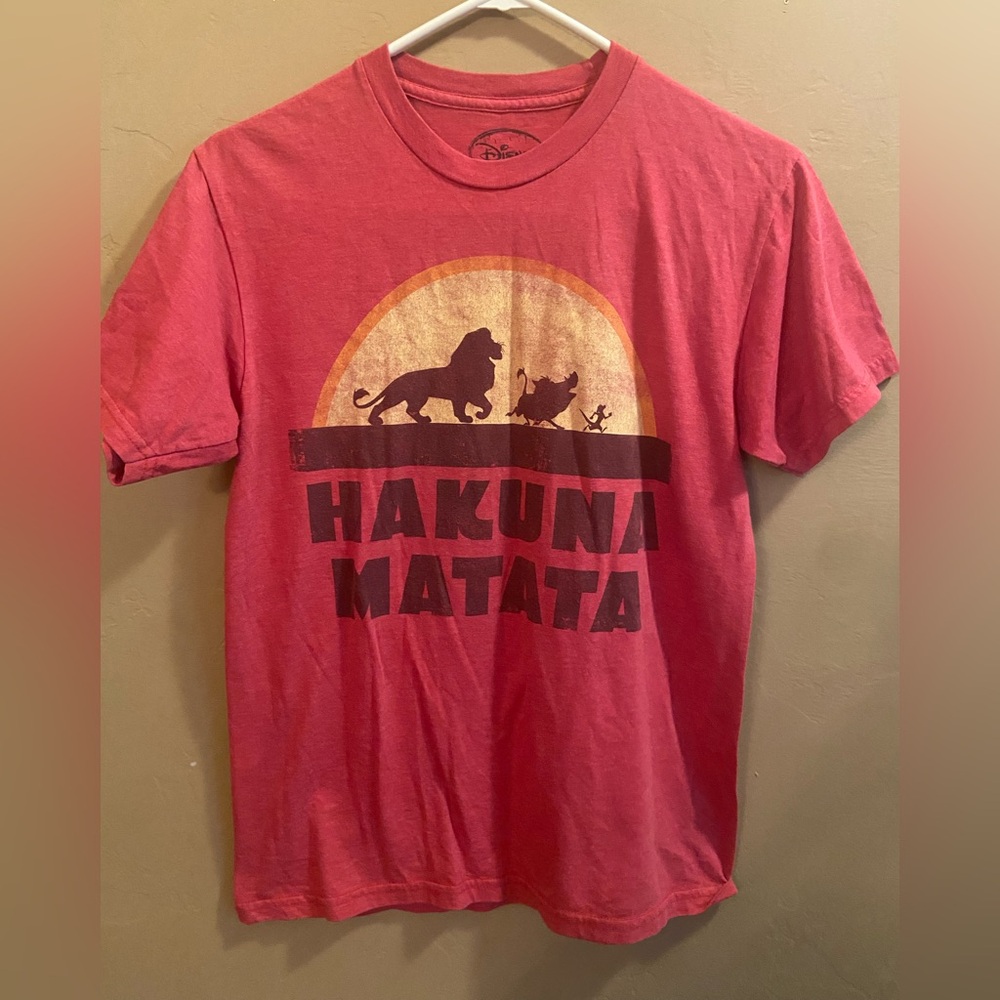 Disney The Lion King Tshirt cotton polyester red size small